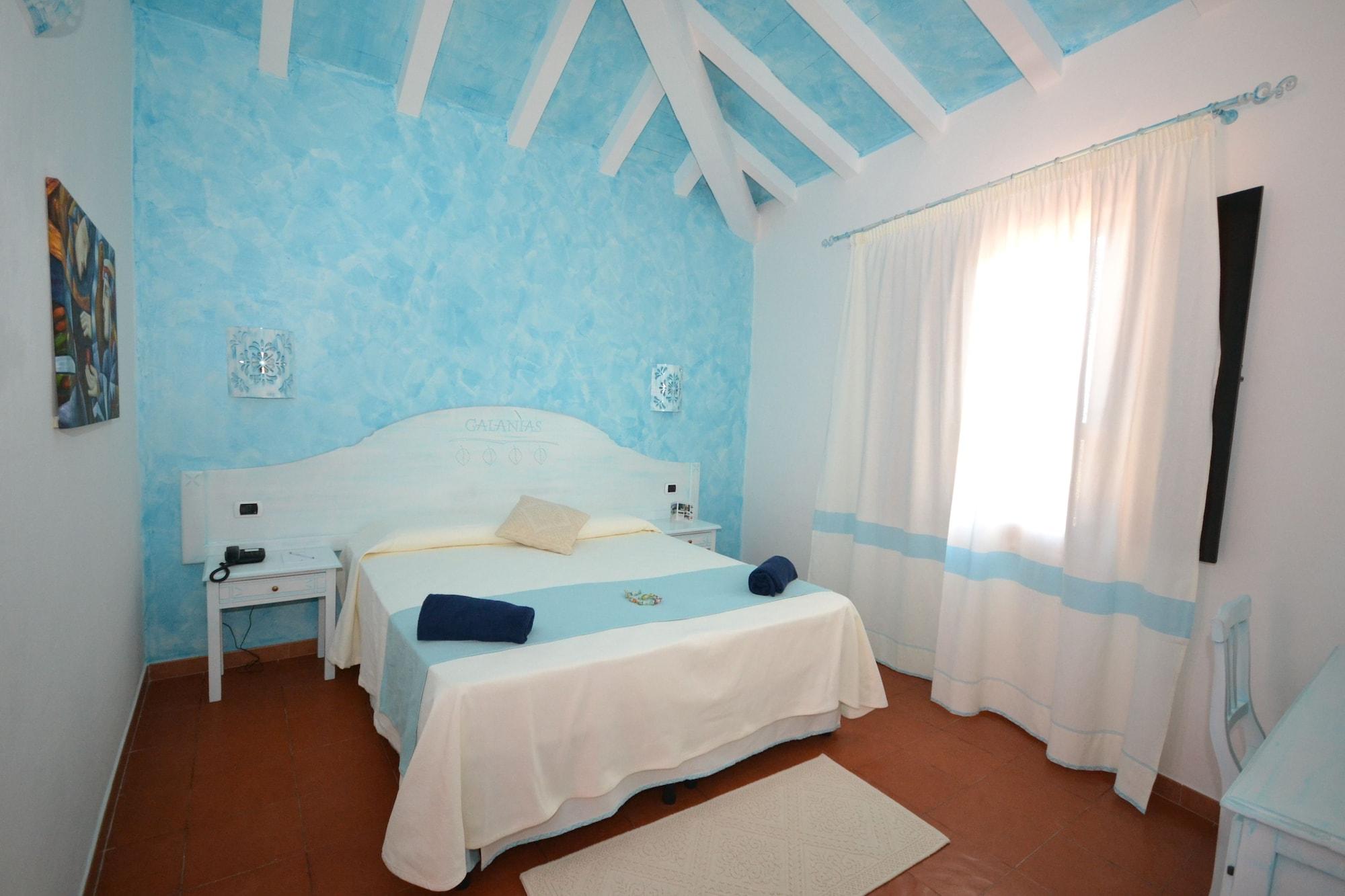 Hotel Galanias Bari Sardo Bagian luar foto