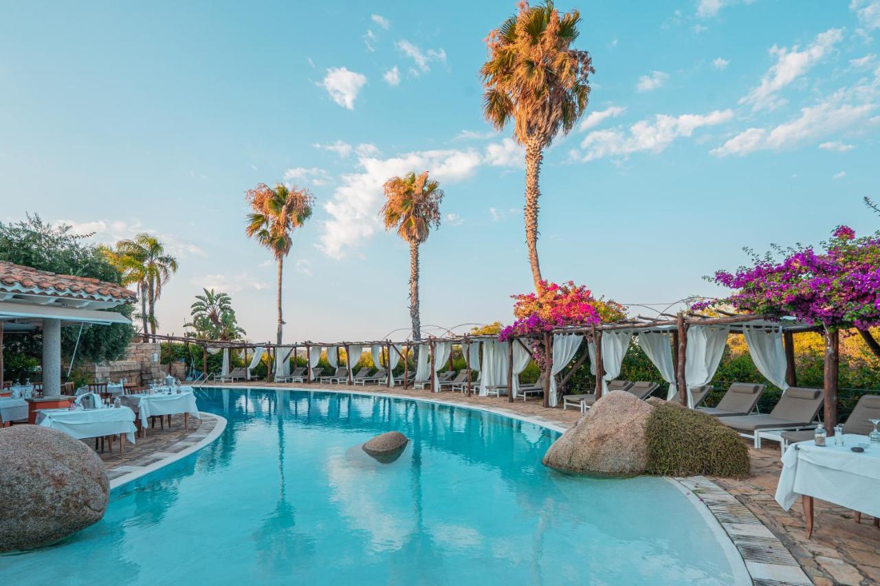 Hotel Galanias Bari Sardo Bagian luar foto