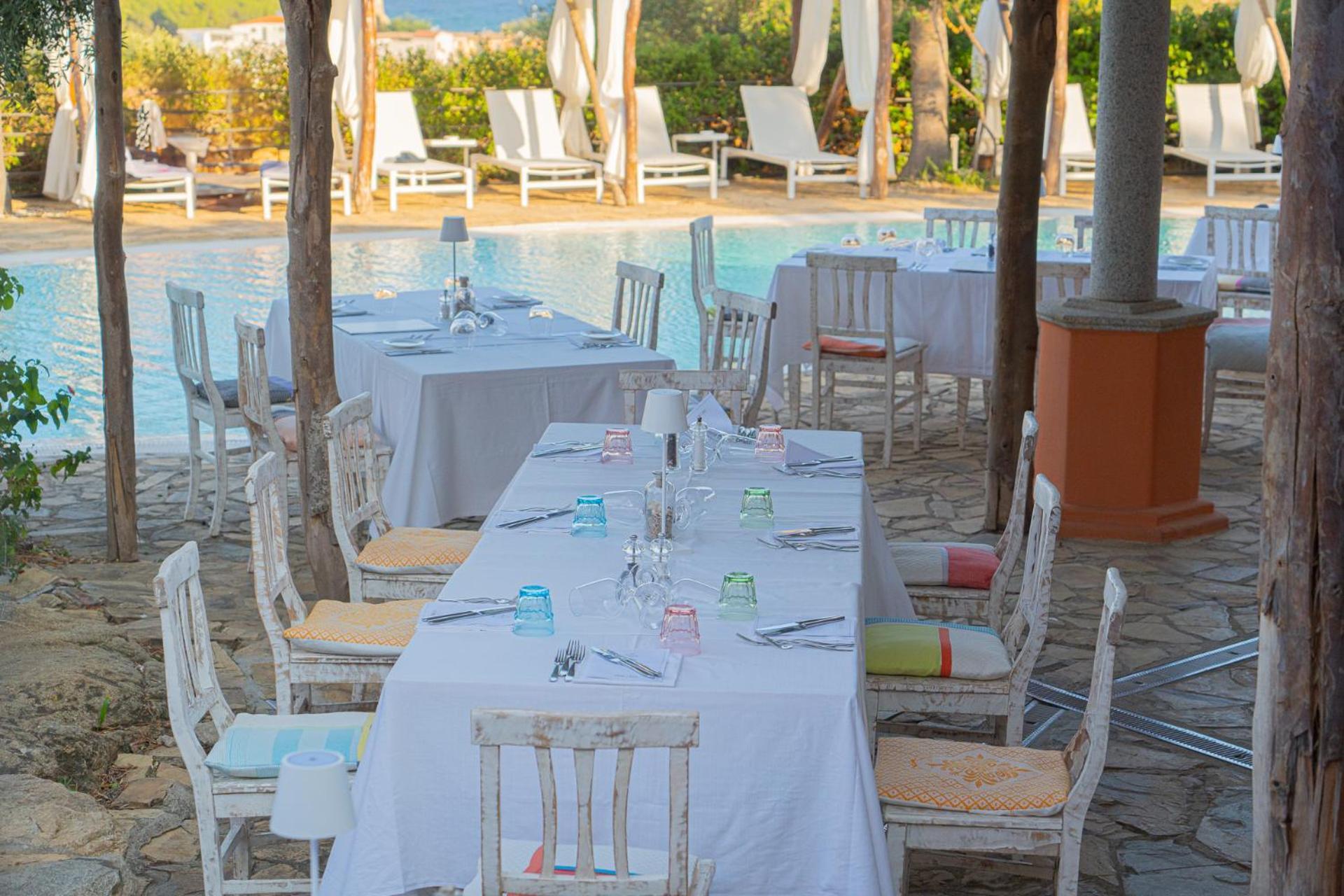 Hotel Galanias Bari Sardo Bagian luar foto